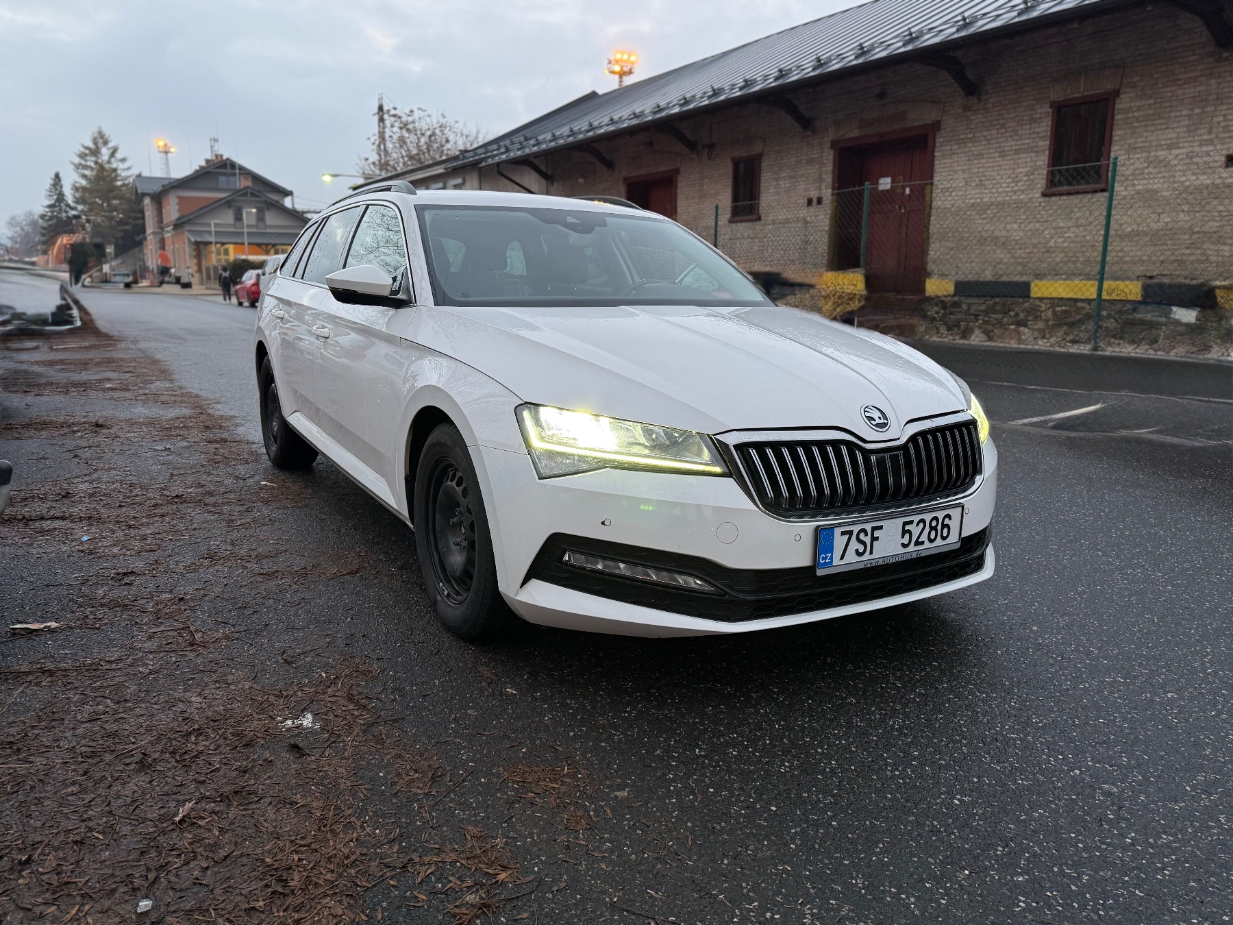 Dovezený vůz Škoda Superb III, číslo 5286
